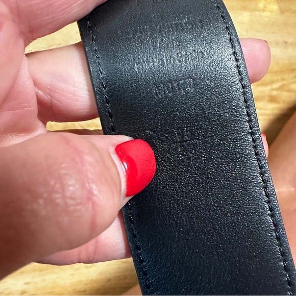 LOUIS VUITTON CEINTURE CIRCLE MATTE BLACK BUCKLE REVERSIBLE LEATHER BELT - Picture 7 of 10